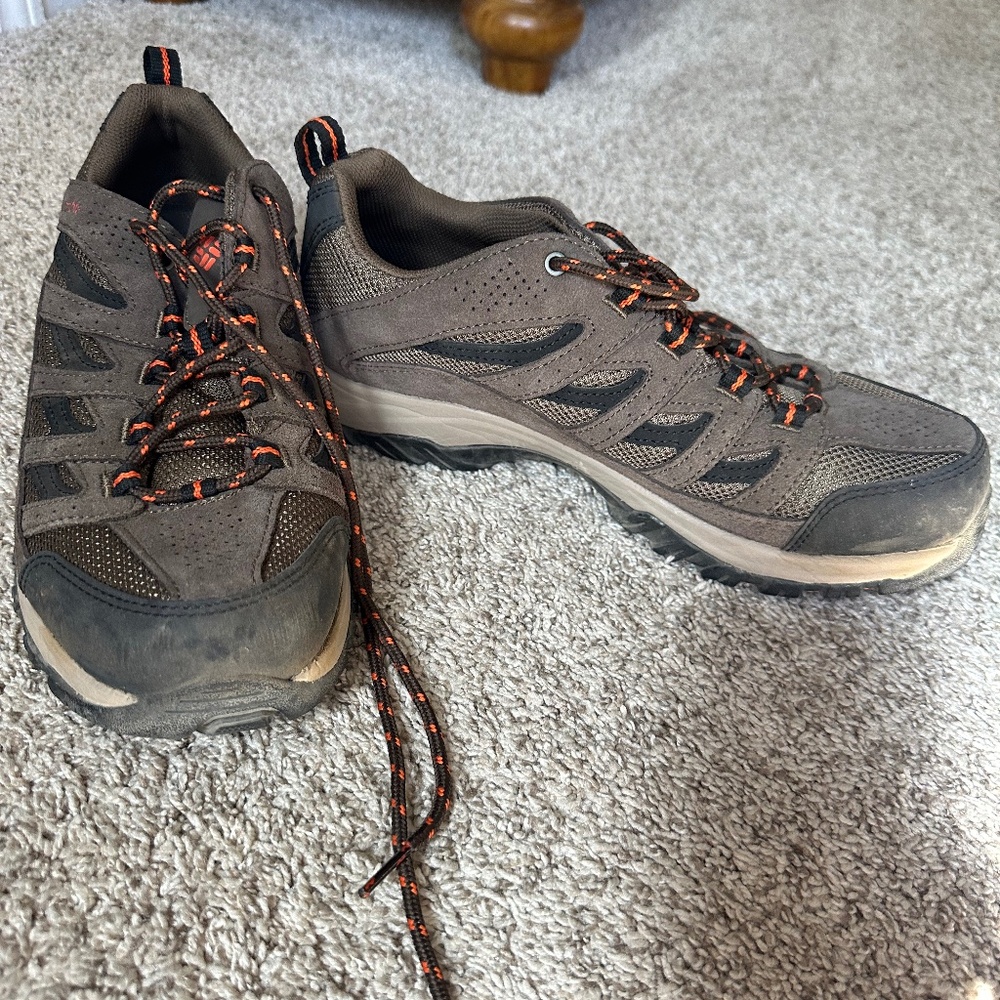 Columbia mens low hiking shoes